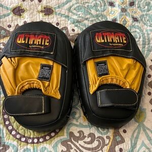 🔥Ringside Ultimate Classic Focus Mitt Pad Punching Boxing Mitts